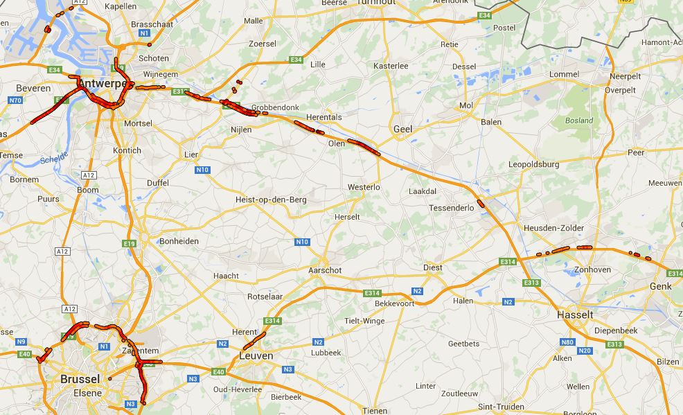 Pinksterdrukte: files van 20-30 min op de #E17, #R1 en #R0 maar op de #E313 lopen de vertragingen al op tot +60 min.