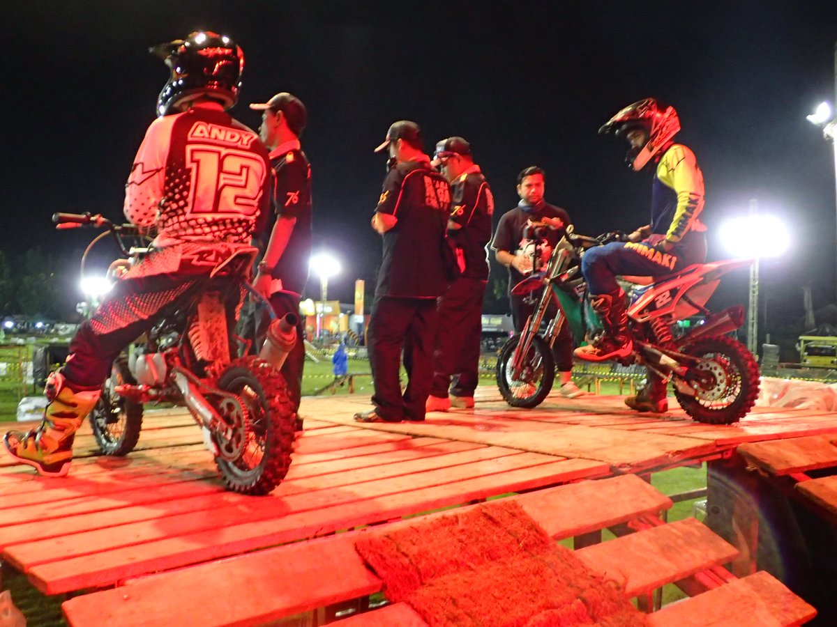 TrialGameID's tweet photo. @arjnwcksn kembali kuasai Kelas Minimoto, saat ini lintasan #TrialGame2016 diselimuti cuaca sedikit gerimis. https://t.co/dOzWfVRw1X
