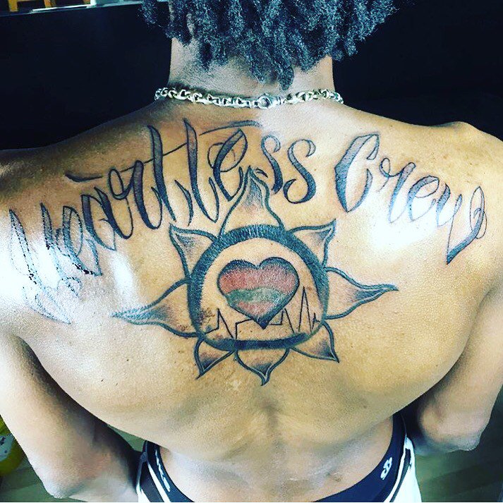 paperchasersink's tweet photo. So the other day we got to tattoo a legend with a legendary piece @McBushkin you sat like a G 👊🏾 #paperchasersink https://t.co/C1HqJJMLmL
