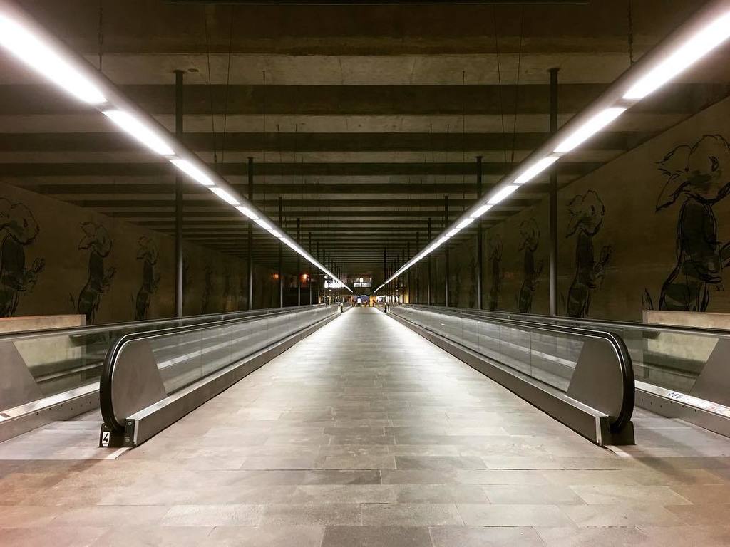 mosstraveltv's tweet photo. A little #perspective by the #travelators at #Lisbon's Cais do Sodré #Metro #station. #Portugal #symmetry #grey #tr… https://t.co/9b5YkQej8t