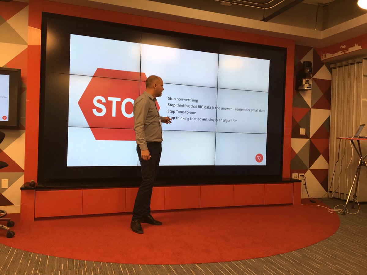 Kit_H_B's tweet photo. Stop thinking advertising is an algorithm #entangledmarketing @Sebastian_at_VP @adamkarwoski https://t.co/Yi4eujcRR8