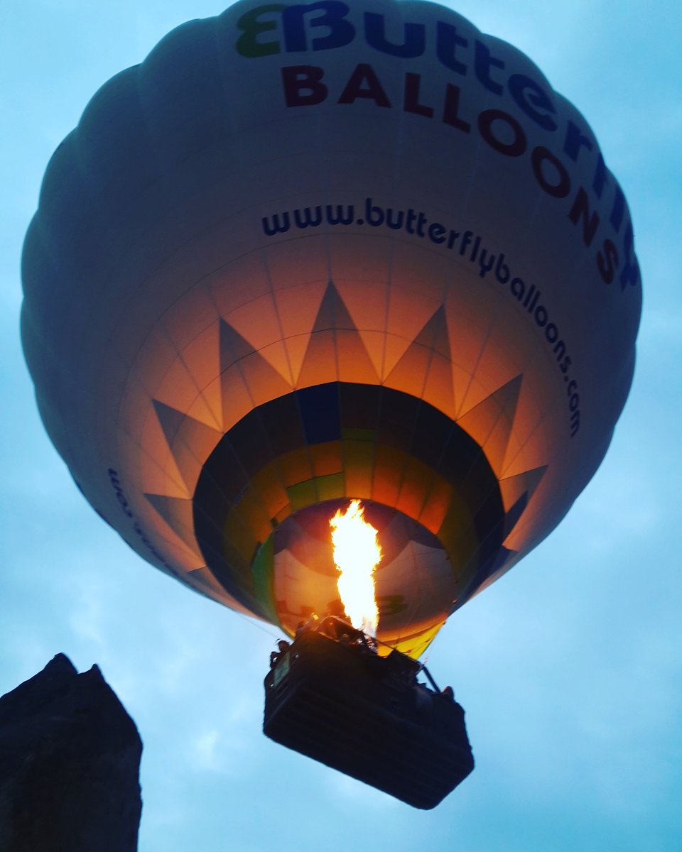sevil_07_'s tweet photo. #cappadocia #Nevşehir #turkey
#balons #photograph #photo #anıyakala #hayatakarken #benimgözümden #hayatı_paylaş https://t.co/S5ha5EBG6M