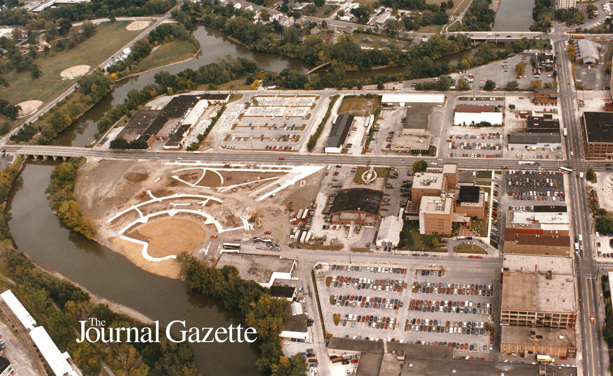 JGFeatures's tweet image. It'll be busy this summer! #TBT to construction starting on Headwaters Park in Fall 1994. #AllenCo200 #Indiana200