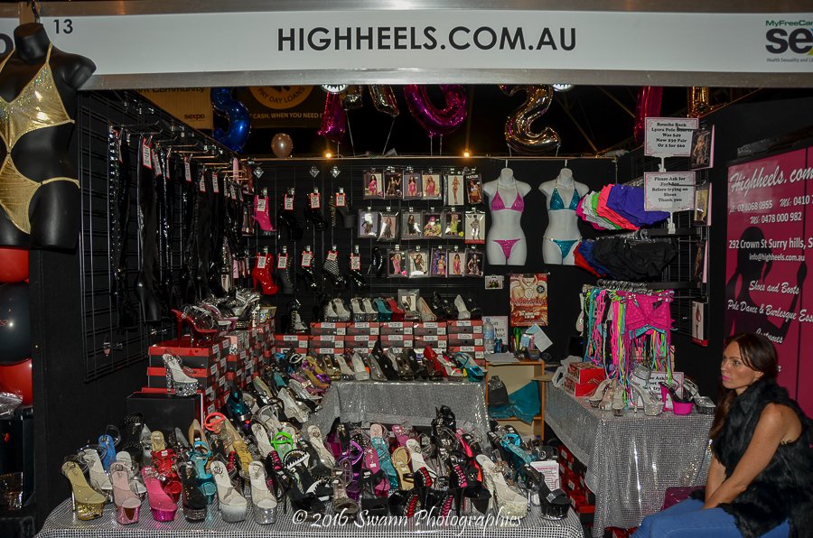 howlin_yowie's tweet photo. @SexpoAustralia Day 2 #randomsexy @MADISONMISSINA @CindyWettXXX @JasstrongXXX #highheelsatwork #fluffycuffs https://t.co/VqS74Gyl7H
