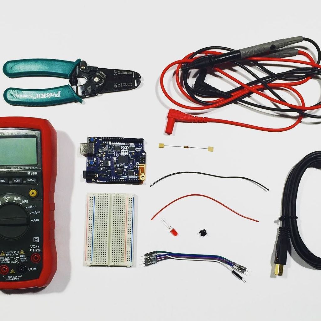 caudalfinIoT's tweet photo. @hugeinc Hardware training day 1. #electronics101 #arduino #breakshit by catcolwell https://t.co/mL0bZhD3di