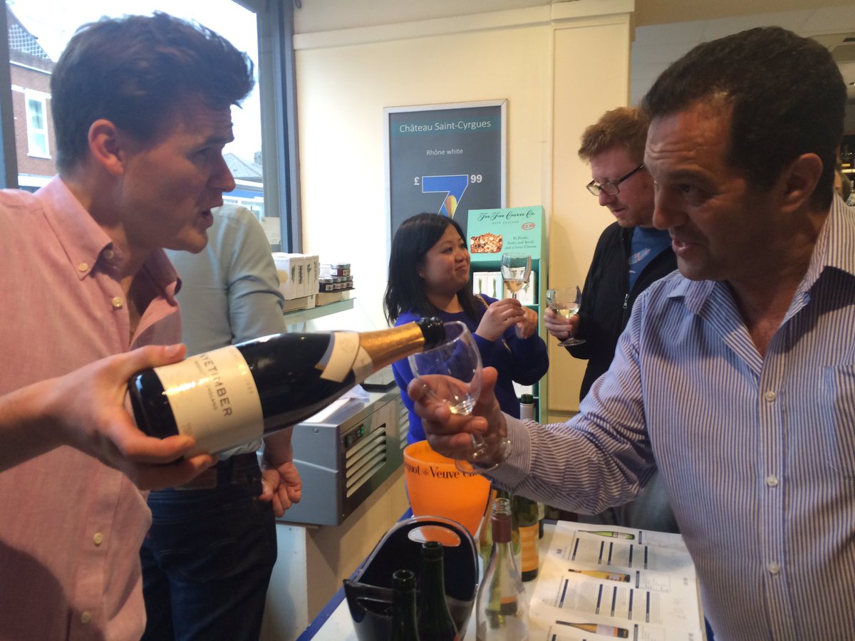 <a href="/Nyetimber/">Nyetimber</a> <a href="/gushunter/">Angus Hunter</a> Thanks for a #sparkling #english time with Malek <a href="/askewine/">askewine</a>.