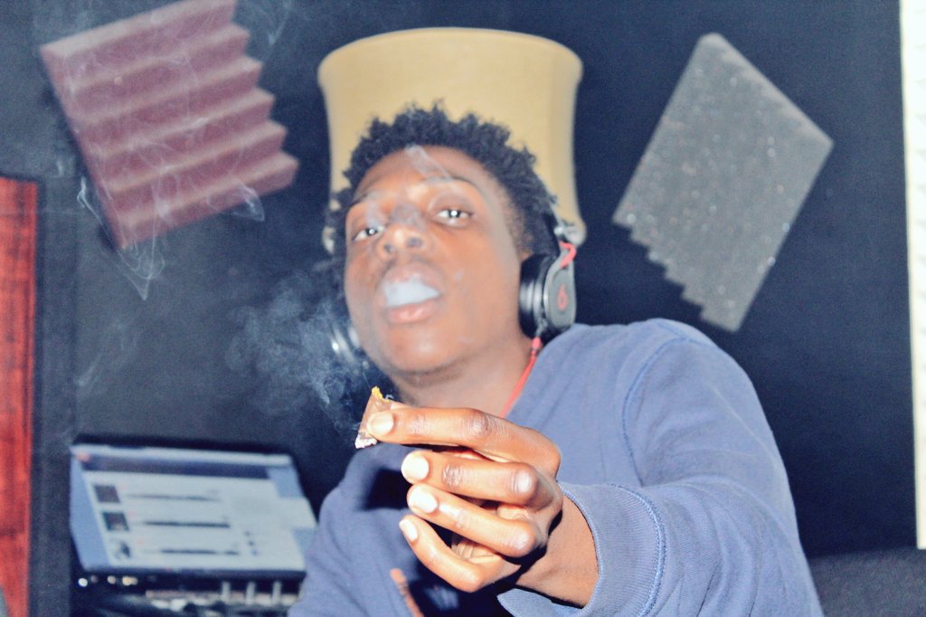 jayfloyd_'s tweet image. Heat session pt2 on the way
@ebotukaG 
FADE OUT VISUALS 📷 🔥