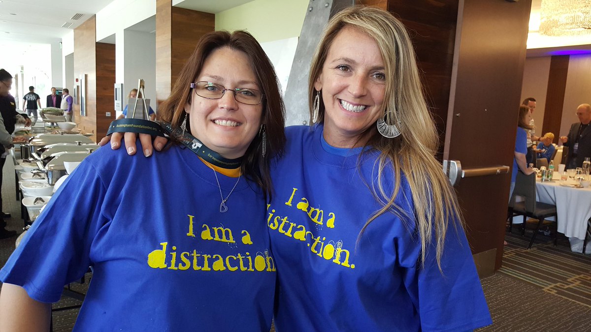 nikkicroz's tweet photo. Distractions...distractions...#buildourbrand2016 https://t.co/4uJmLxeBDR