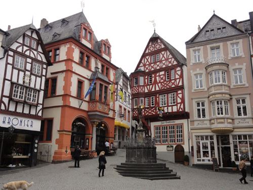 Out and About Live tweet media