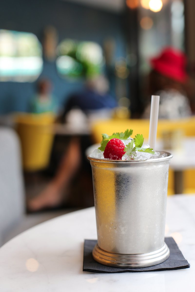 HotelAndreLatin's tweet photo. Après la pluie... la terrasse ! Et un Élixir d’Andréa...
#hotelandrelatin #bestcocktailintown #herecomesthesun https://t.co/NQcsXunosc