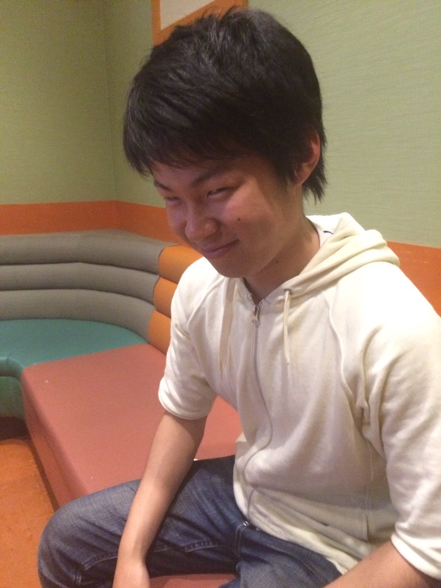 JsoulLove777's tweet photo. カラオケなう

なんだかんだ
ゆきやが1番楽しそうw https://t.co/YAWLW4K3Fg