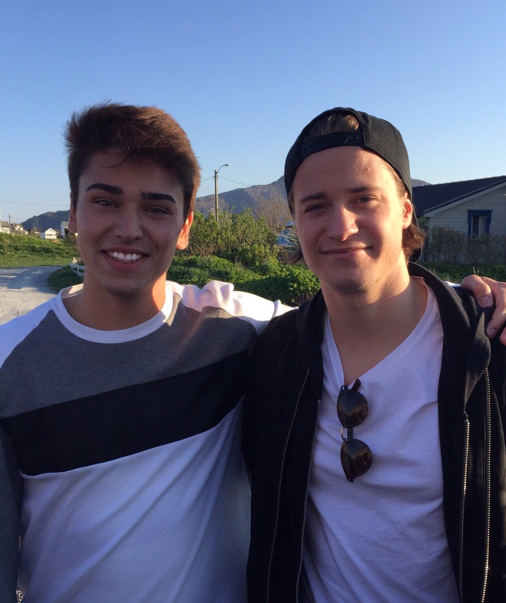 Agradecer a <a href="/LoMas_40/">Lo+40</a> <a href="/xavimartinez/">Xavi Martínez</a> y nuestro  <a href="/MaximeDodinet/">Maxime Dødine†</a>, el compañero de aventuras #DestinationCloudNine #kygo