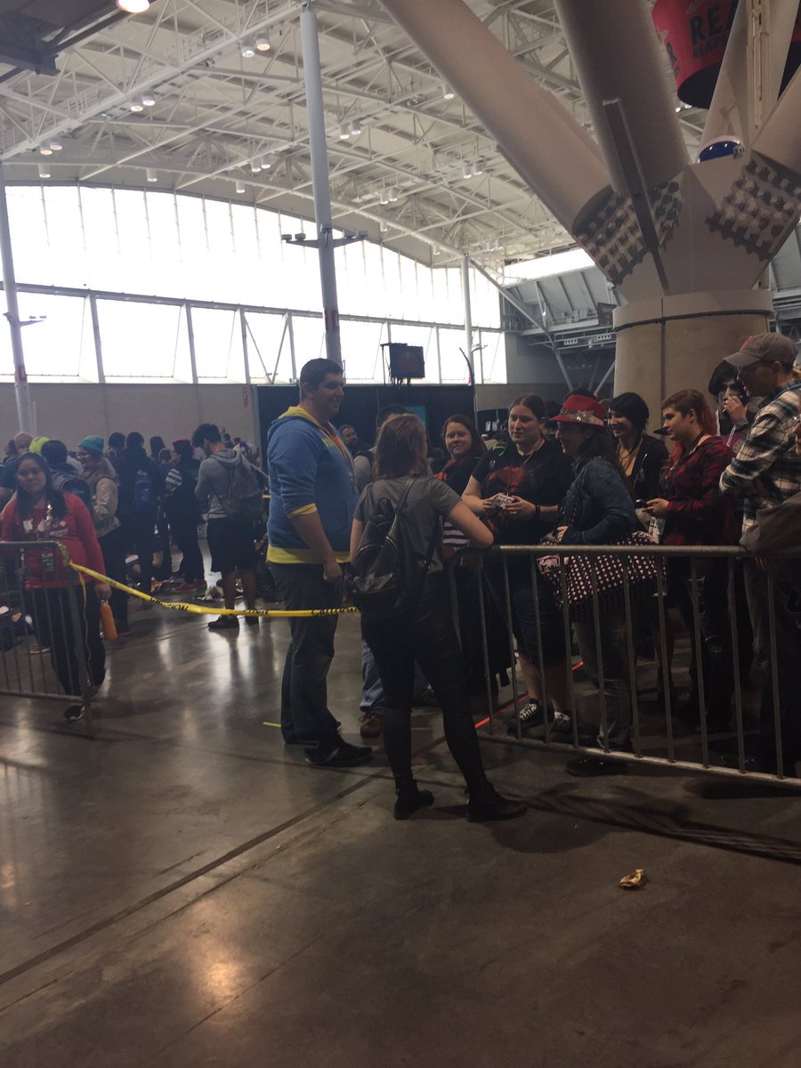 Foxtrot44's tweet photo. @Wiishu I forgot to send you these but this is when all of those fans saw you and wanted to meet you. 💕 https://t.co/IGy2dJlfuv