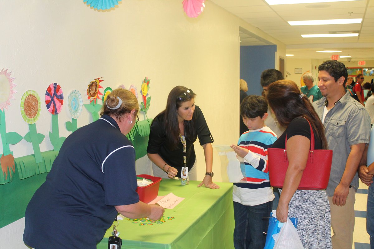 JCMitchellElem's tweet photo. Our first STEM night was an amazing success! It was a full house as we explored science standards! https://t.co/31QU6SkZVj