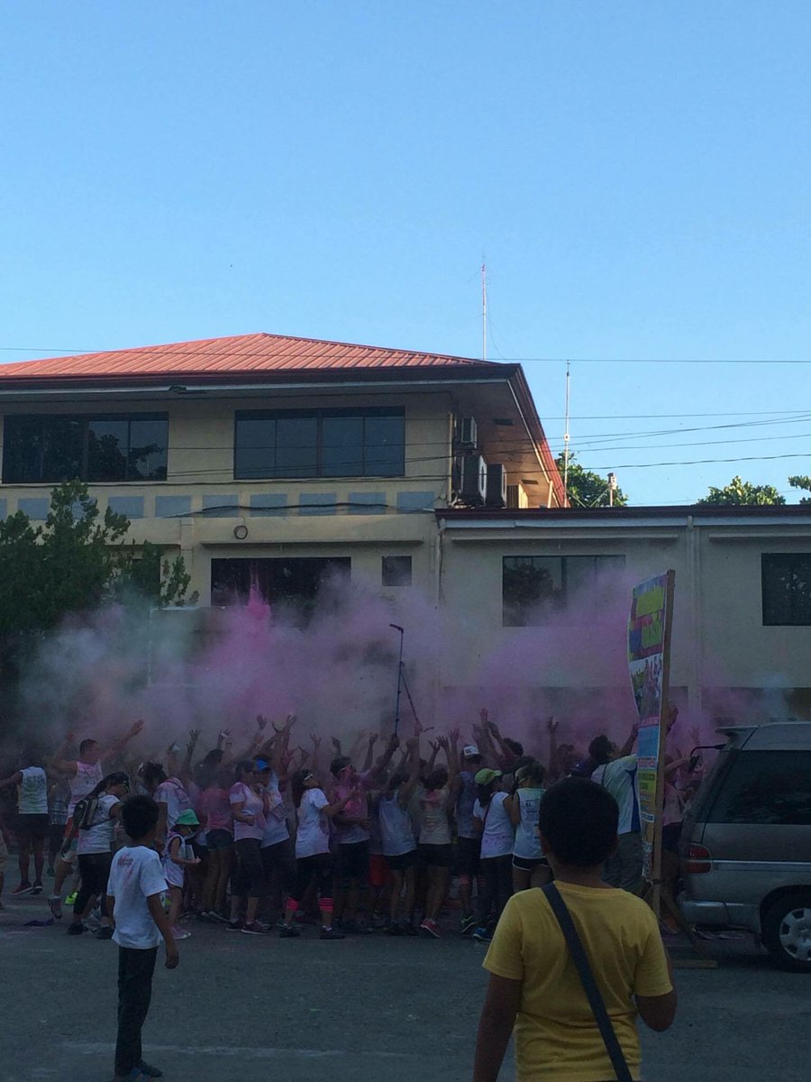 judeplateros's tweet photo. #RainbowRun2016 https://t.co/yL4gr0i2zC