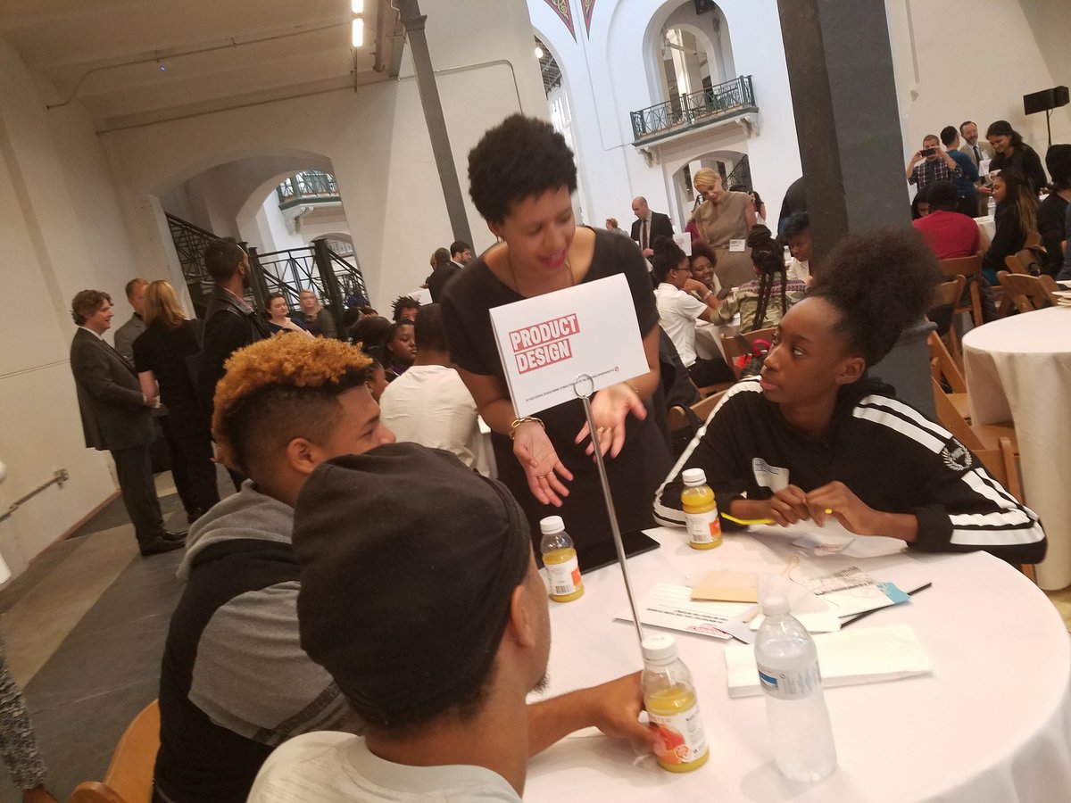 CardozoITAcad's tweet photo. @cooperhewitt #dcdesignsummit https://t.co/59IE0dz4hP