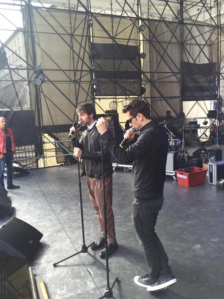 RadioSubasio's tweet photo. #uncompleannospettacolare #perugia #40anni !!!  tra poco Zero Assoluto​ @zeroassoluto #indiretta su #radiosubasio ! https://t.co/mUUlDzED2G
