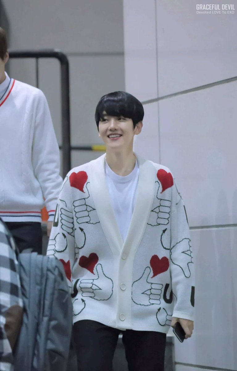 Baekmedo's tweet photo. 늦어져서 미안해. 생일 축하해 변백현.💗💗💗 (cr. Graceful Devil) https://t.co/ZYzdsbGM8P