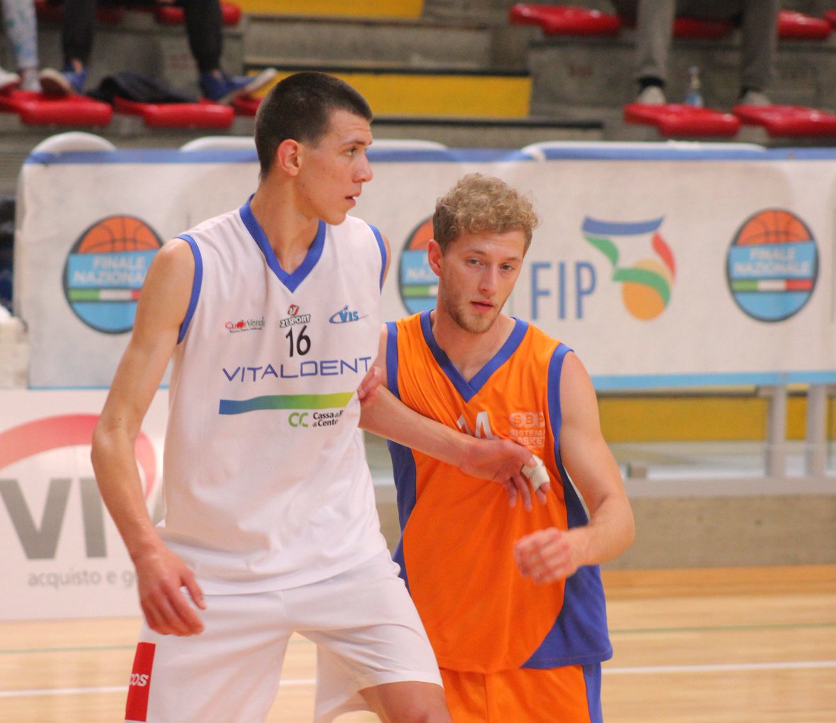 Italbasket's tweet photo. U20Elite, #Vis2008Ferrara-SBP Pordenone 71-68, emiliani in semifinale! Domani sfida con #Erba #finalinazionali2016 https://t.co/rdyMI2xh6e