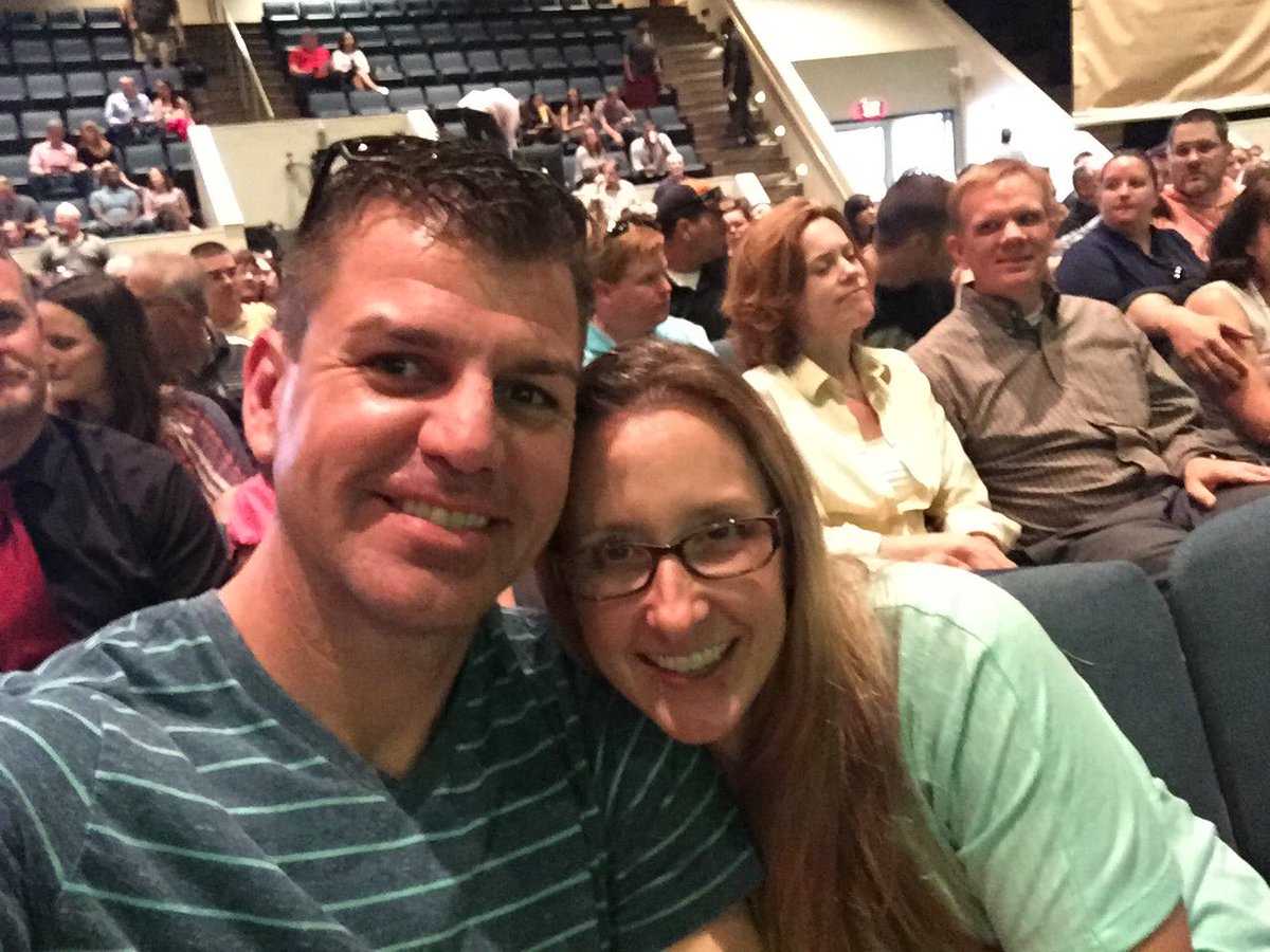 samnlori1295's tweet photo. Enjoying life w/ my wife at The Great Double Date Nite event  @FOTPKeller  #20in16 #datenite7 https://t.co/fHPUJrkjq5