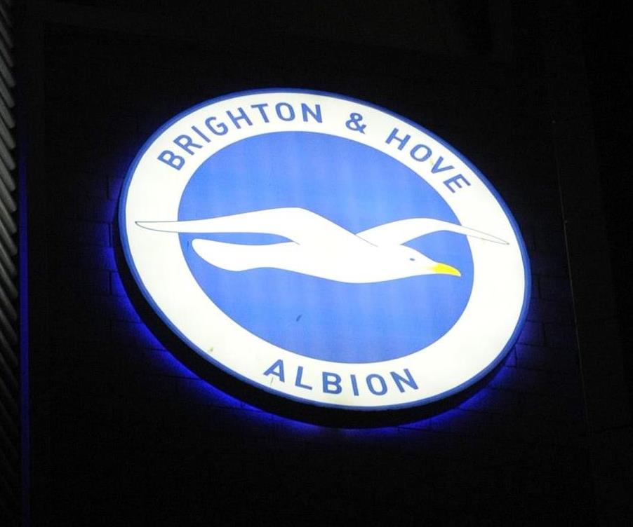 bet365's tweet photo. 🙌 Who is the bigger club legend? 👏

RT - Paolo Di Canio (Sheff Wed)
❤ - Bobby Zamora (Brighton) https://t.co/5FgtJdWecC