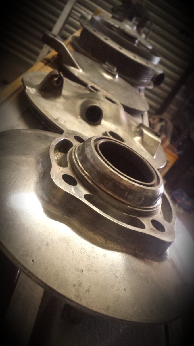 MirrorMetal's tweet photo. More #motorbike parts in for #metalpolishing too a #mirror #finish https://t.co/Em8qYXG5HX