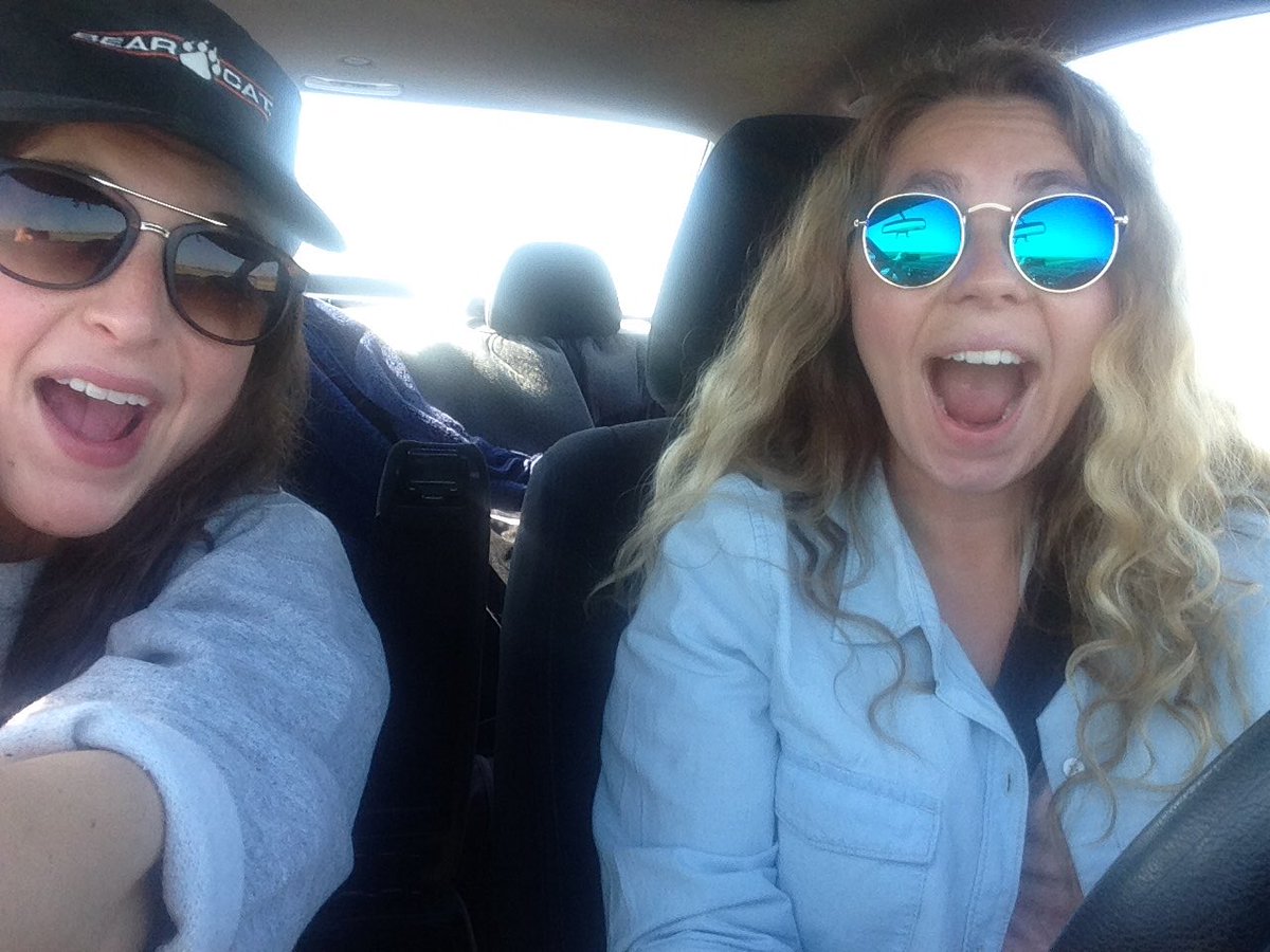 devonkreider's tweet photo. @ellynkeosian @freckled_trex Swiggity swooties, comin to San Fran for yall's booties. https://t.co/9Skn9wTBoz
