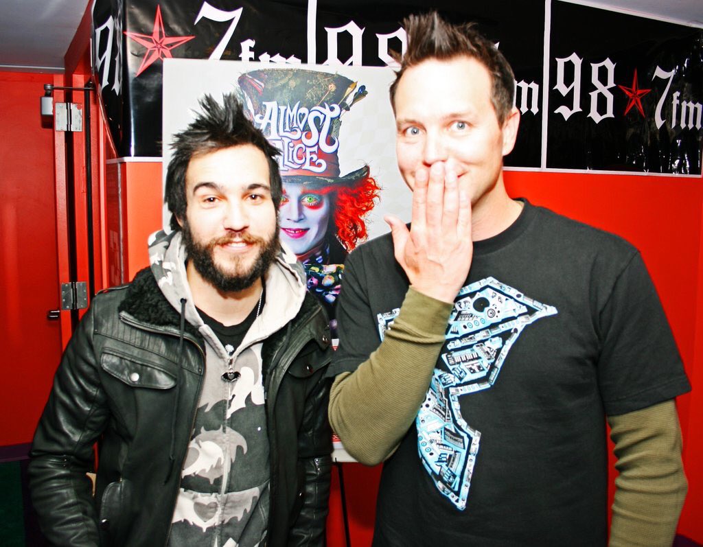 InsecureStump's tweet image. 'Let's not forget that you went through with this look'
@PeterPandaWetz