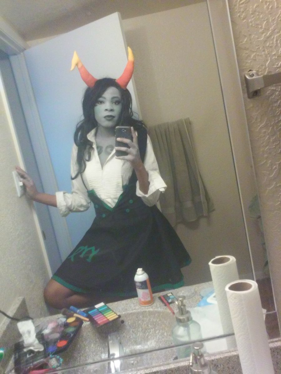 HOT MOM. MOM HOT HOT. I LIKE THIS MOM. I LIKER HER A LOT (me in porrim  cosplay) #porrimmaryam #homestuck #cosplay, image size:900x1200