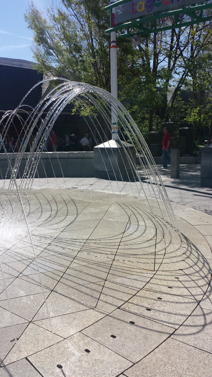 AlisonBulson's tweet photo. Parabola! #don'tforgettoreapplyyoursunscreen https://t.co/I0NHVF5ZWt