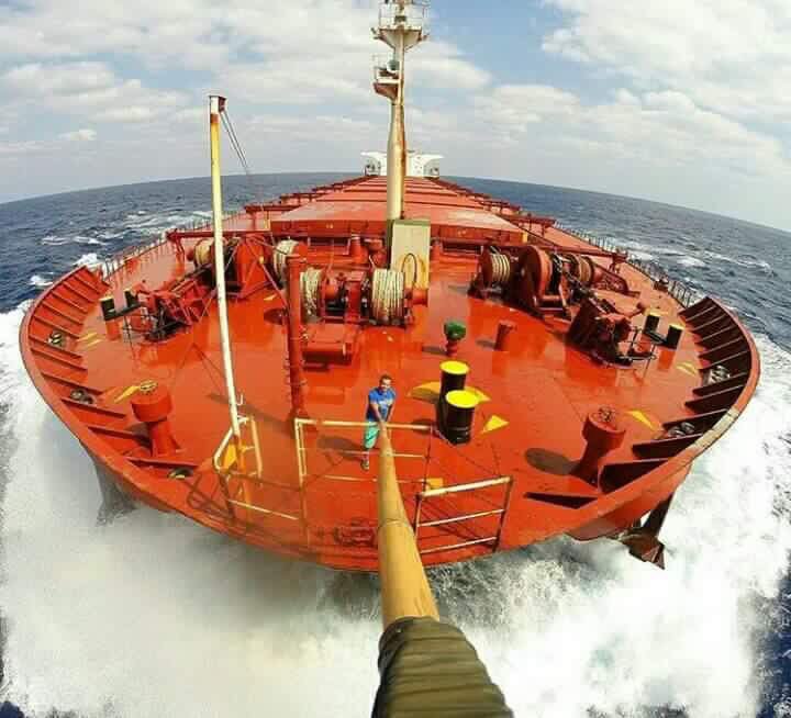 ActuMaritime's tweet photo. Gros niveau de selfie. https://t.co/vmxSQuZCWz