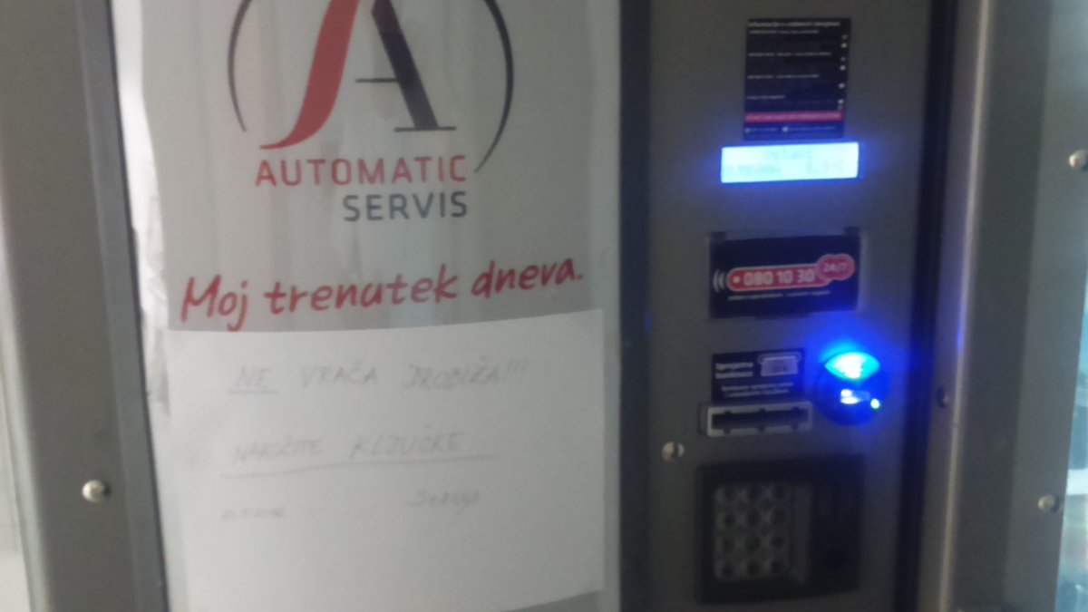 nejkom's tweet photo. Židje umazani #Automaticservice, leta 2016 ne vračate drobiža? Go fucking yourself! https://t.co/JK1XZmxanc