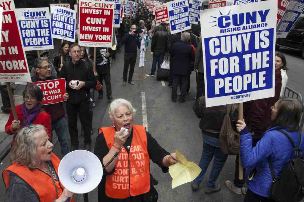 PSC_CUNY's tweet photo. New York City faculty union votes to authorize strike https://t.co/0NmhnbPYlG via @aftunion #CUNYStrikeAuth https://t.co/6Y43PKNrCw