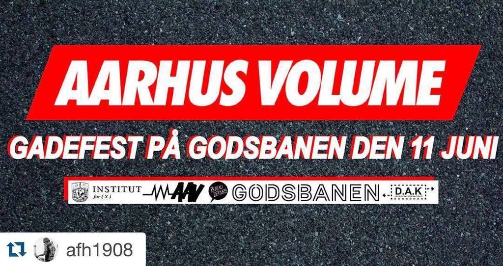 BureauDetours's tweet photo. New Street Party in #Aarhus #AarhusVolume #institutforx #OFFTrack2017 https://t.co/caXII0duFi https://t.co/zOkoDy8b2t