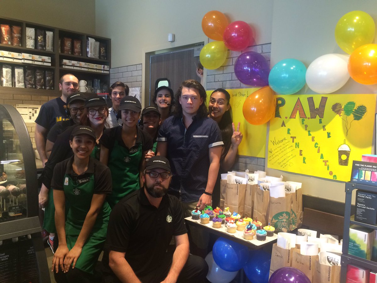 chrisjbell's tweet photo. PAW at Sheridan &amp; US1!! I appreciate this awesome team! #PAW #sbuxmiami @smarbesu1 @Cberrios1 https://t.co/JqFiJtoCbv
