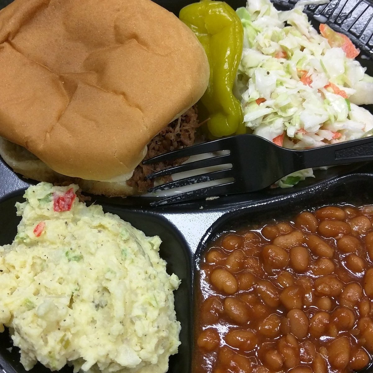 MiguelPicart's tweet photo. Thanks for helping us feel the ♥ #AHSPTA #TeacherAppreciationWeek https://t.co/DtOcSC2dKA