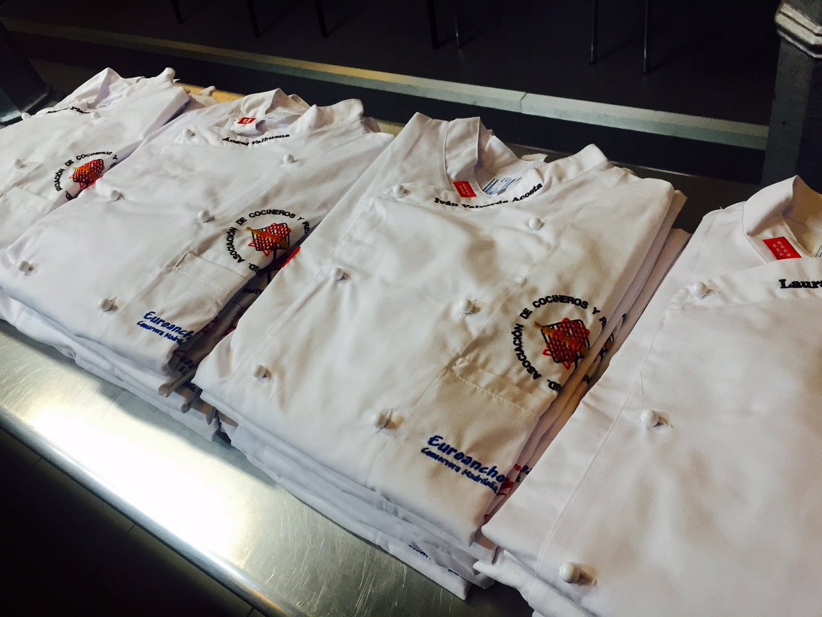 Chaquetillas preparadas para todos nuestros participantes del #XXIIICertamenGastronomico de la <a href="/ComunidadMadrid/">Comunidad de Madrid</a>