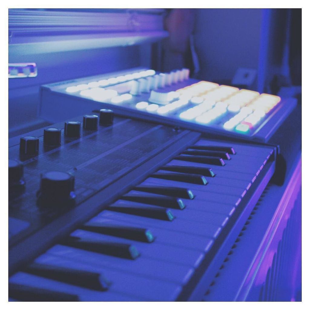 producerpassion's tweet photo. Lets go! #musicstudio #traphuset #studioflow #musicproducer #gearslutz #recordingstudio #soundporn #studiolife #nim… https://t.co/CmTFGoqgli