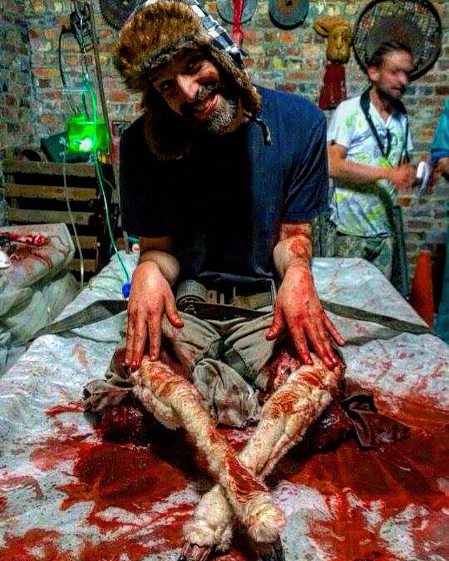 2HeadedSnakeEnt's tweet photo. Behind the scenes from our new short 'HYBRID'. #indiehorror https://t.co/6lBBPFrBzO