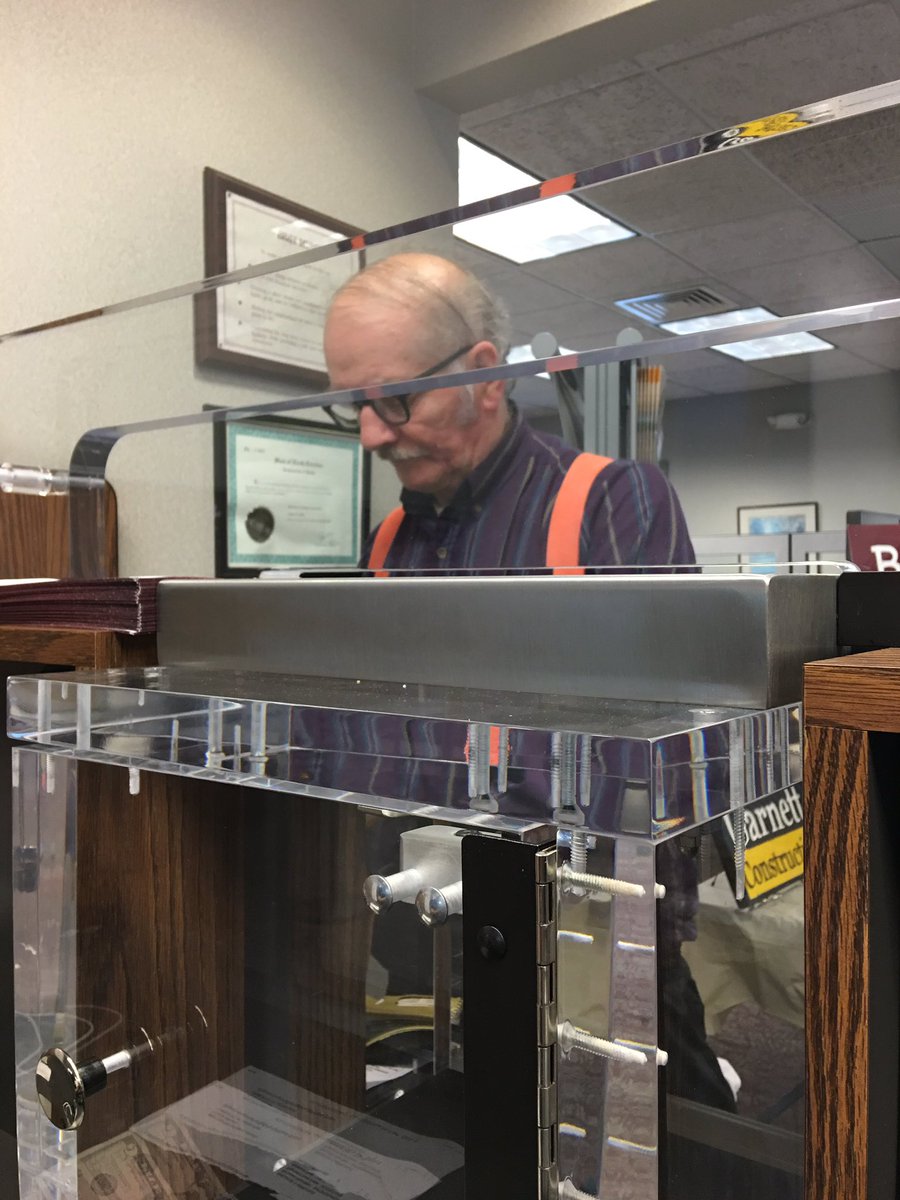 xYungCEOx's tweet image. Characters #bankissues