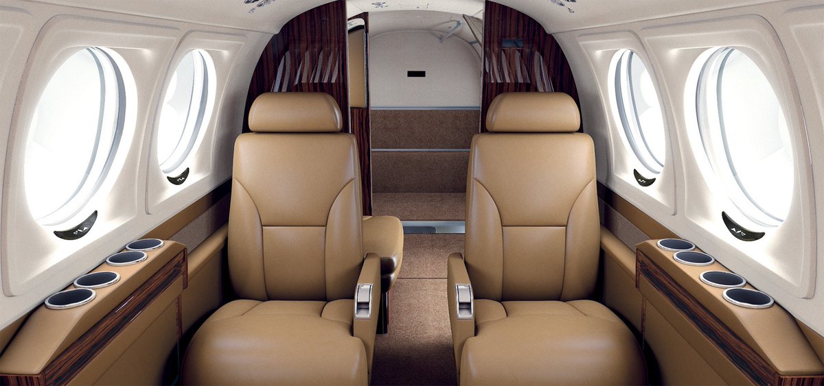 Fly_CLUBAIR's tweet photo. Travel in executive comfort to Edinburgh and Manchester with FlyClubAir thanks to the Beechcraft King Air 250 https://t.co/98SWbfMMFU