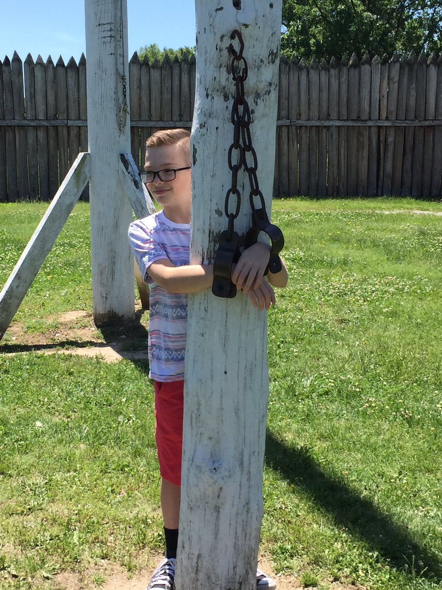 Robin Lewis tweet media