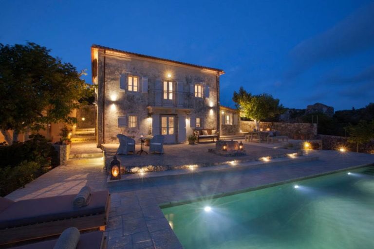 SailExp's tweet image. We have just #launched our new #luxuryproperty selection for the #vacation of your #dreams sail-experience.com/properties/