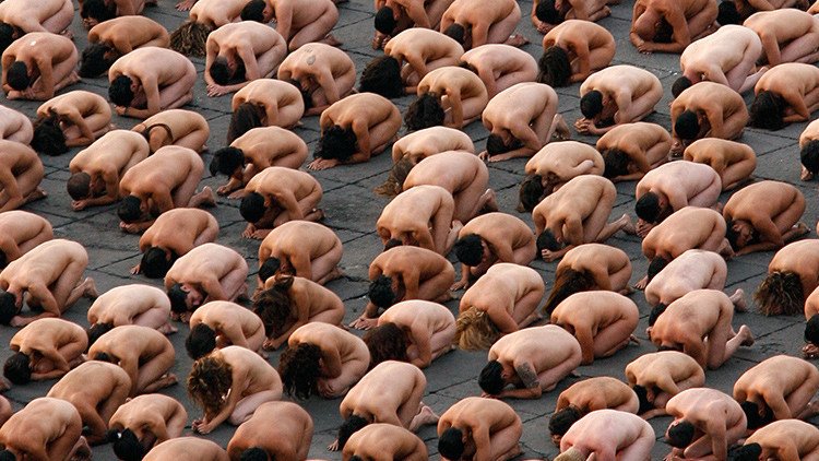 ActualidadRT's tweet photo. 100 mujeres desnudas "darán la bienvenida" a Trump en la convención republicana https://t.co/d2bEZcBFqR https://t.co/RHFemL2mWU