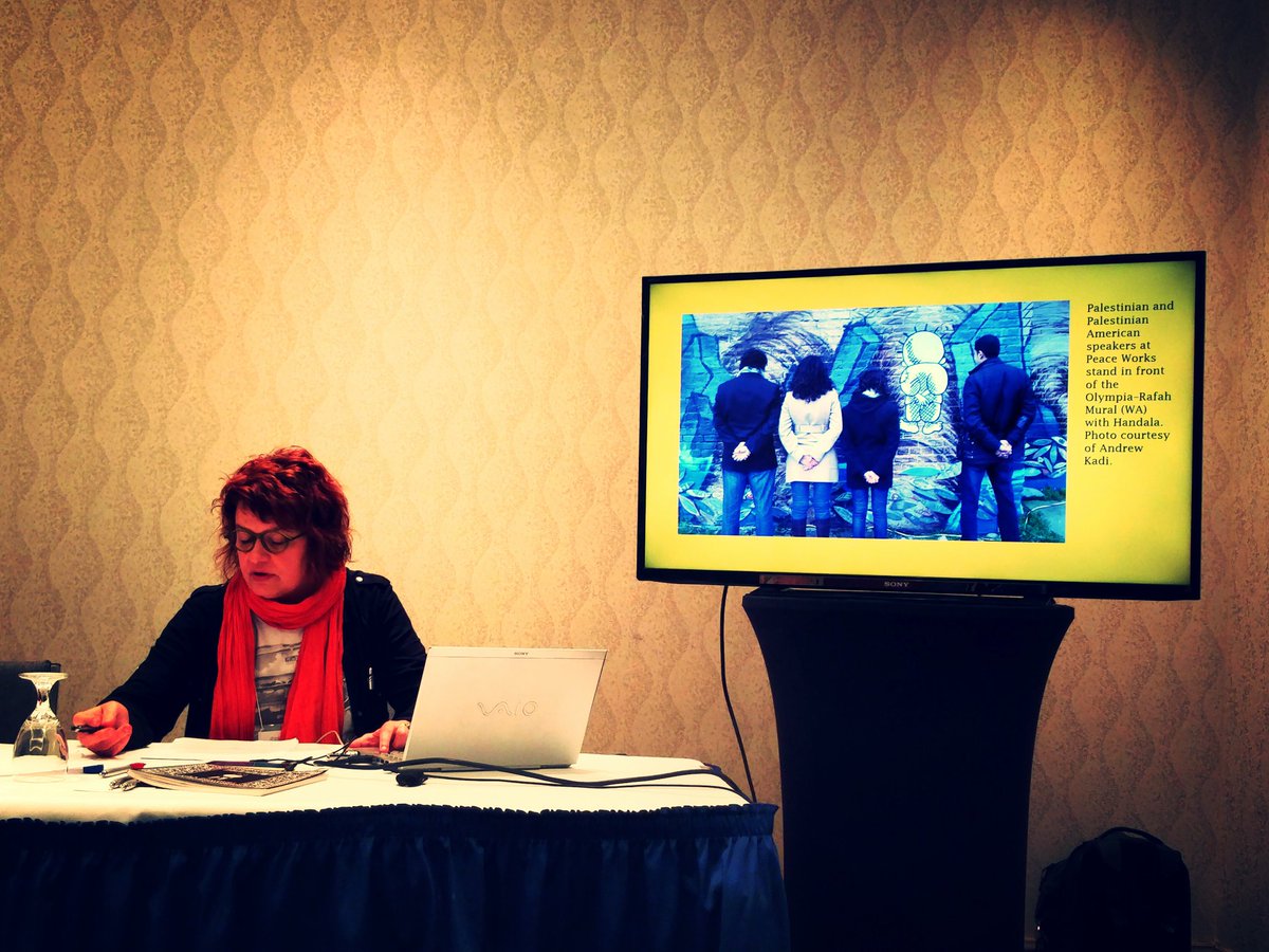 nataljaChe's tweet image. .@TorontoComics #cssc2016 #cssc Tamara El-Hoss examining #drawing exile &amp;amp; refugee spaces #comics