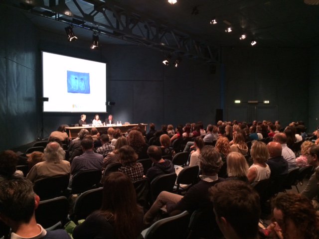Clapperollo's tweet photo. #ClaraSanchez presenta al #SalTo16 il suo romanzo "La meraviglia degli anni imperfetti" https://t.co/UnfthSVjIj