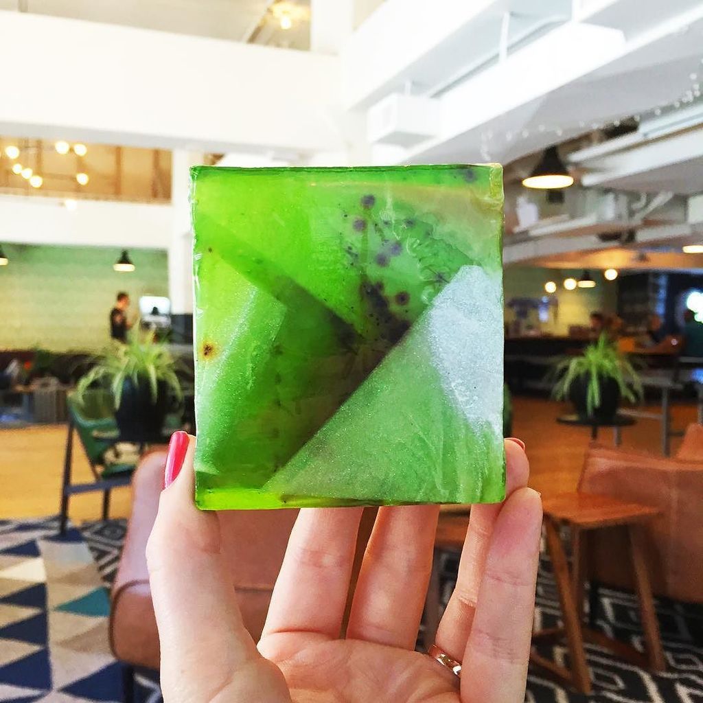 SAVONBODY's tweet photo. It's a #greentea #soap kinda #Friday https://t.co/7ZrhvYXwQt https://t.co/jZ872lB0yw