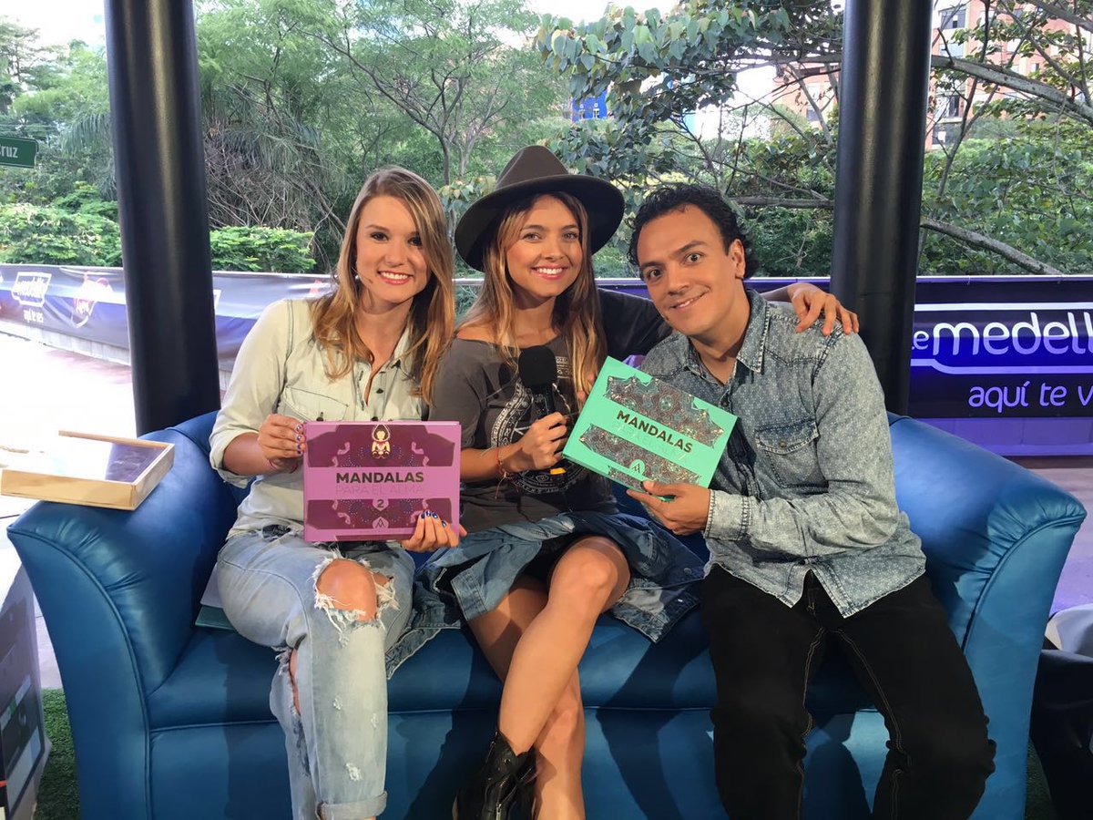 Hoy estuvieron pasando la tarde en #TiempoFuera <a href="/LucasArnau/">Lucas Arnau</a> y <a href="/andremandalas/">andreagudelo</a> ¡Qué grandes invitados!