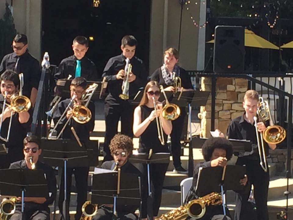AllenEscadrille's tweet photo. Jazzin' out at Watters Creek @allenhs_jazz https://t.co/C1sHnP98Ex