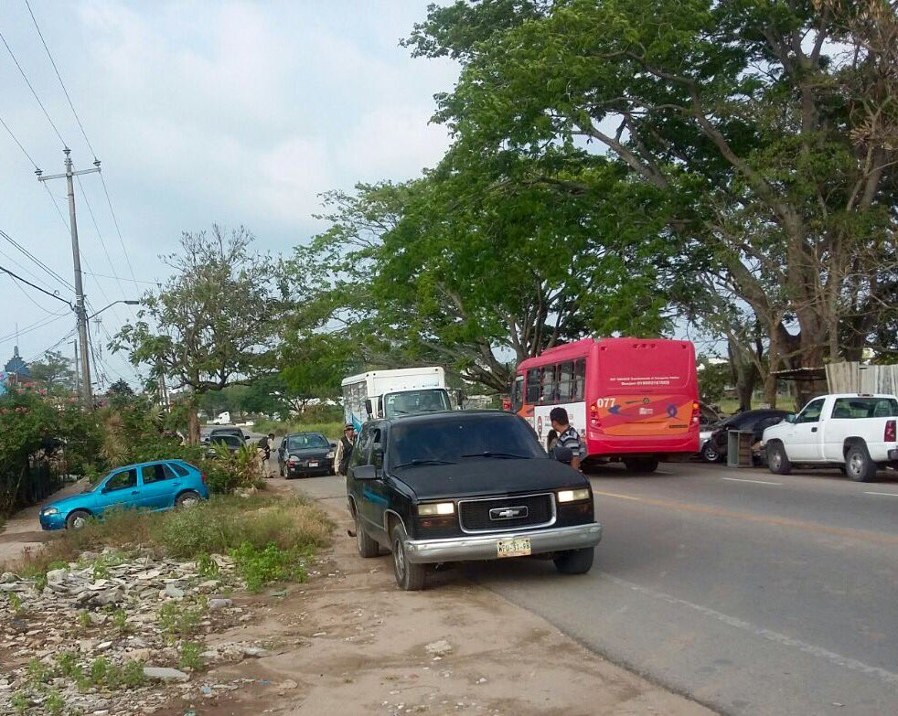 FGETabasco's tweet photo. Realiza #FGE operativo contra diversos delitos en #Parrilla https://t.co/UW4NlhlMNo